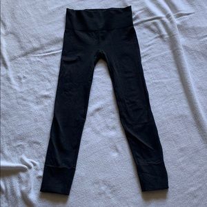 Lululemon leggings size 6 ebb and flow crop
